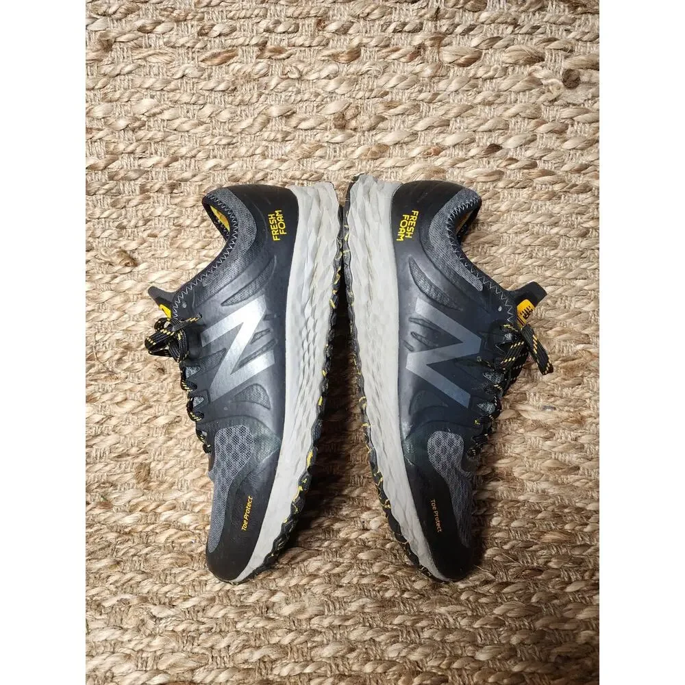 New Balance Mens 10 Athletic Black Running Shoes Fresh Toe Protection Gym